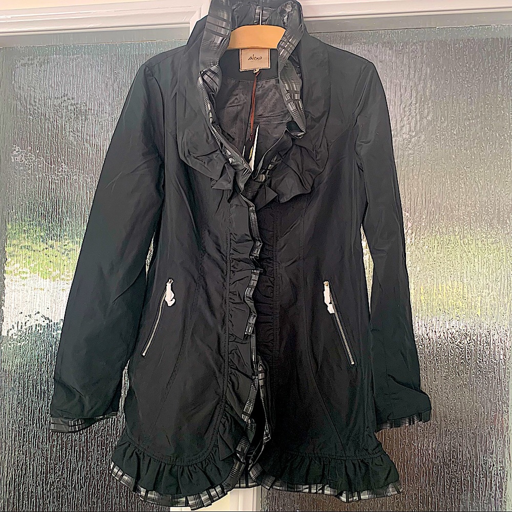 Women’s Water Resistant Full Lined Jacket. Contrast Plaid Ruffled Collar, Black